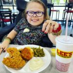 A Delightful Moment at Lee’s Famous Recipe Chicken